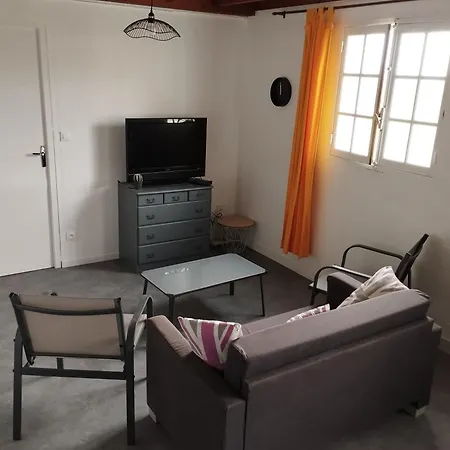 別荘 La Maisonnette 2personnes Le Rdc A 1200m De La